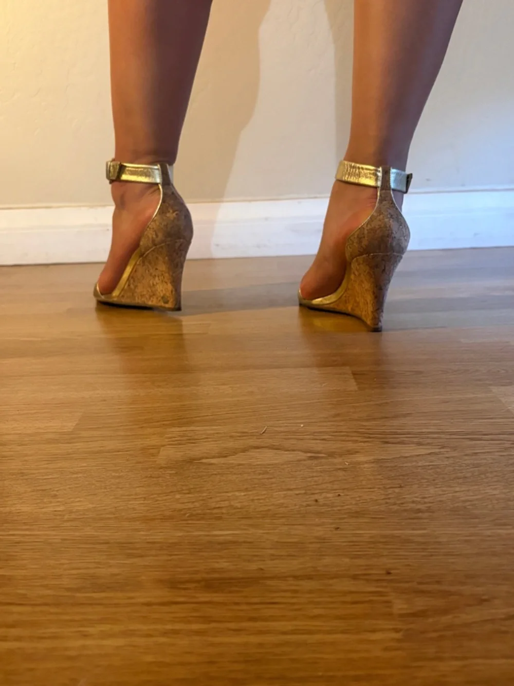 Gucci Metallic Gold Leather Wedge Sandals - Picture 8 of 10